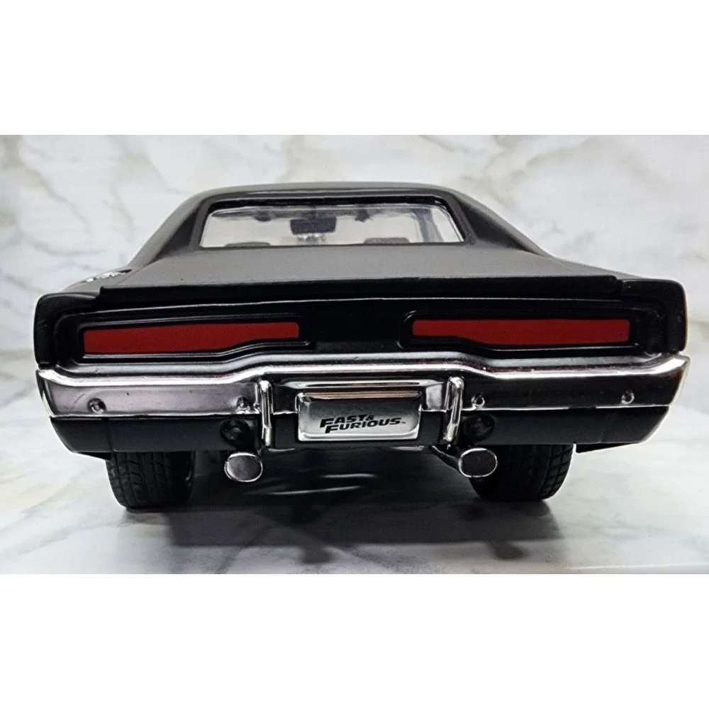 Fast & Furious Dom's 1970 Dodge Charger R/T, Matte Black 1:24 Diecast, No box